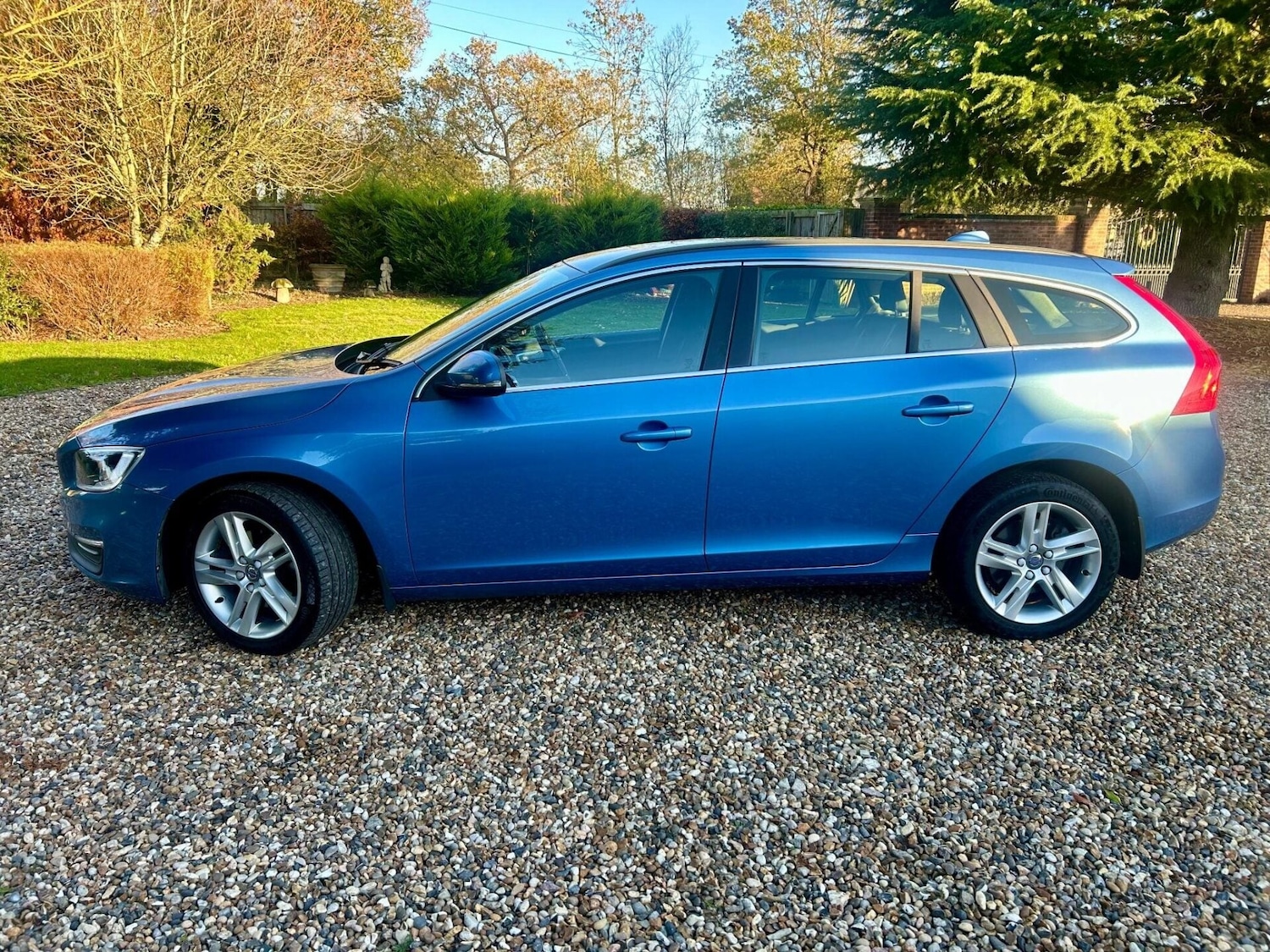 Used Volvo V60 2016 for sale - 76776422: Photo 6