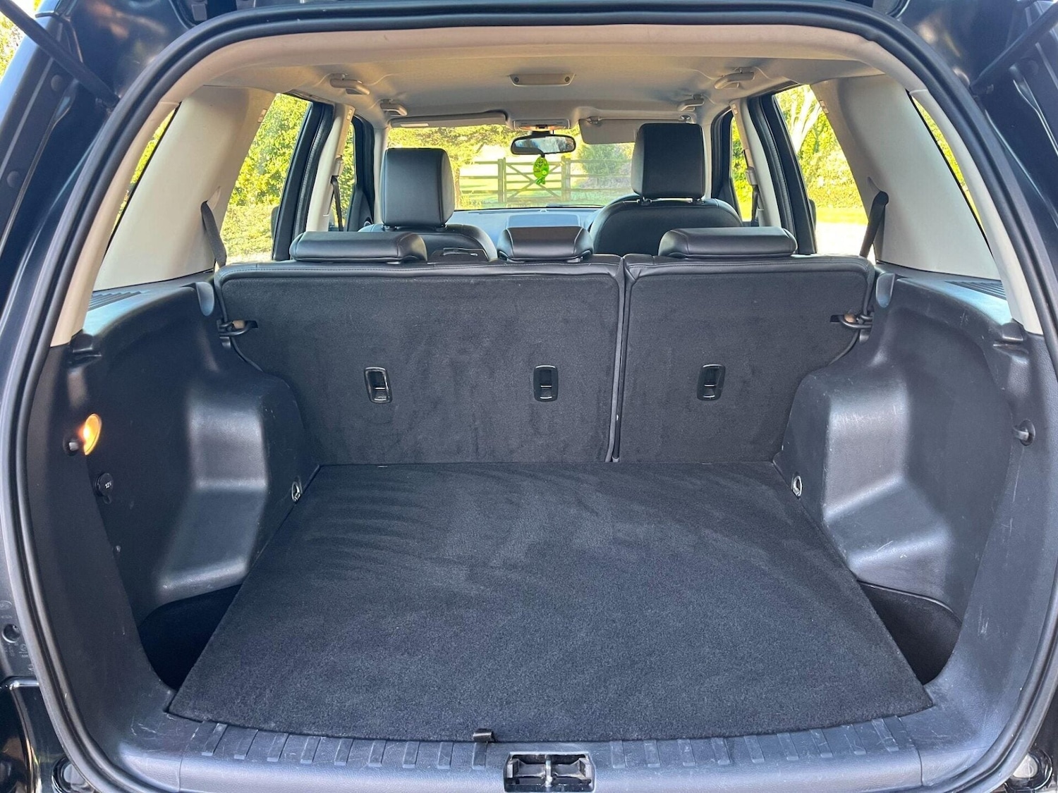 Used Land Rover Freelander 2 2013 for sale - 76778172: Photo 11