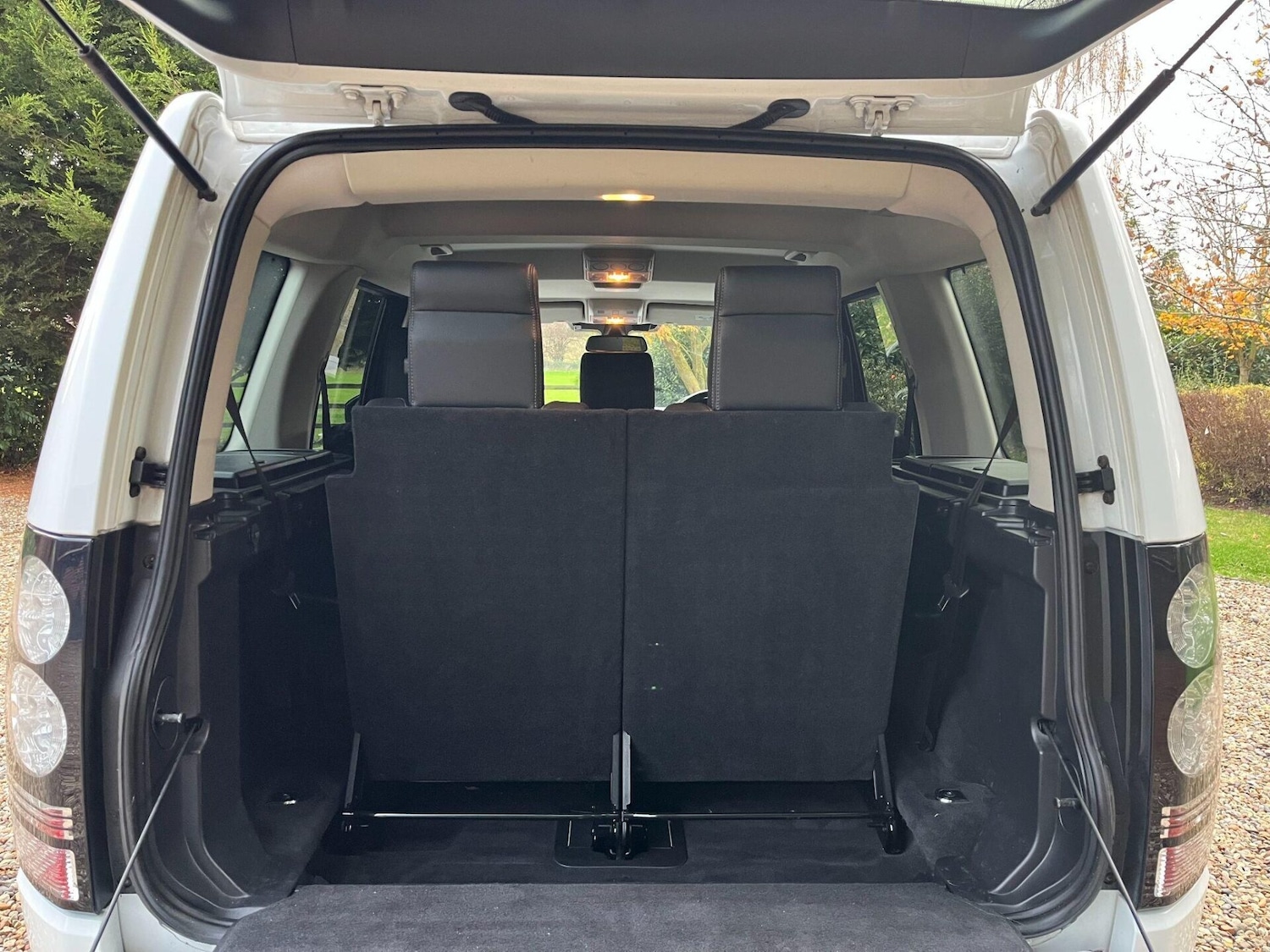 Used Land Rover Discovery 2014 for sale - 76776428: Photo 16