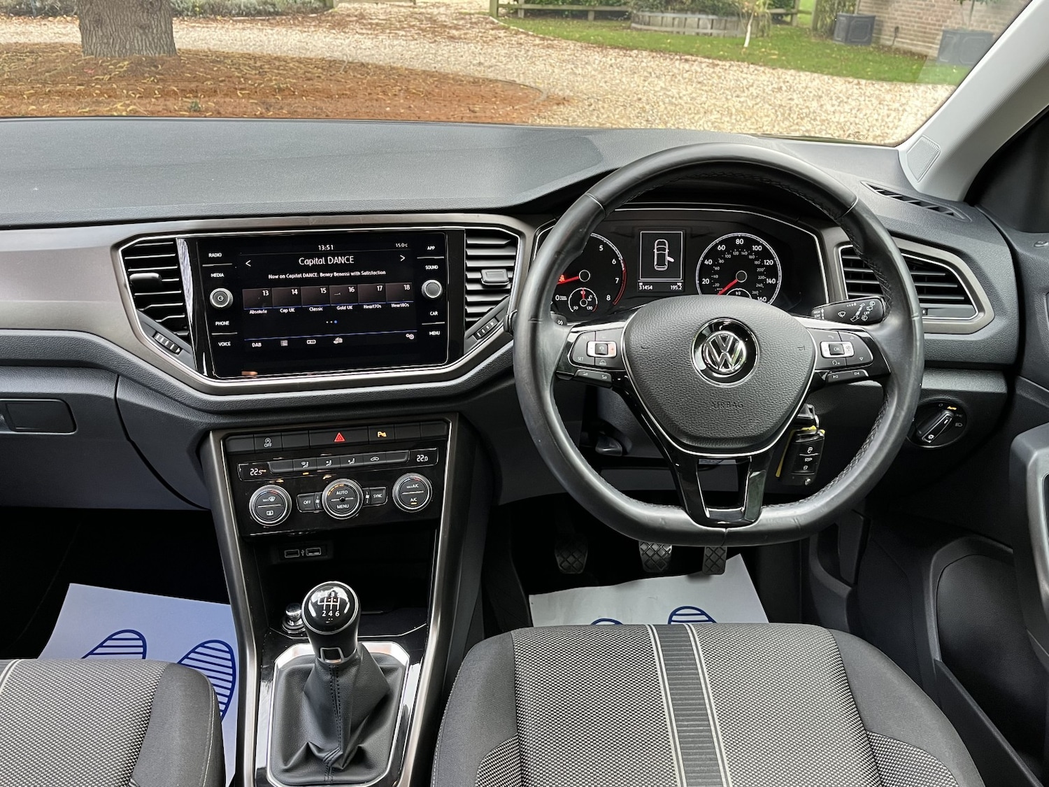 Used Volkswagen T-Roc 2018 for sale - 76455341: Photo 11