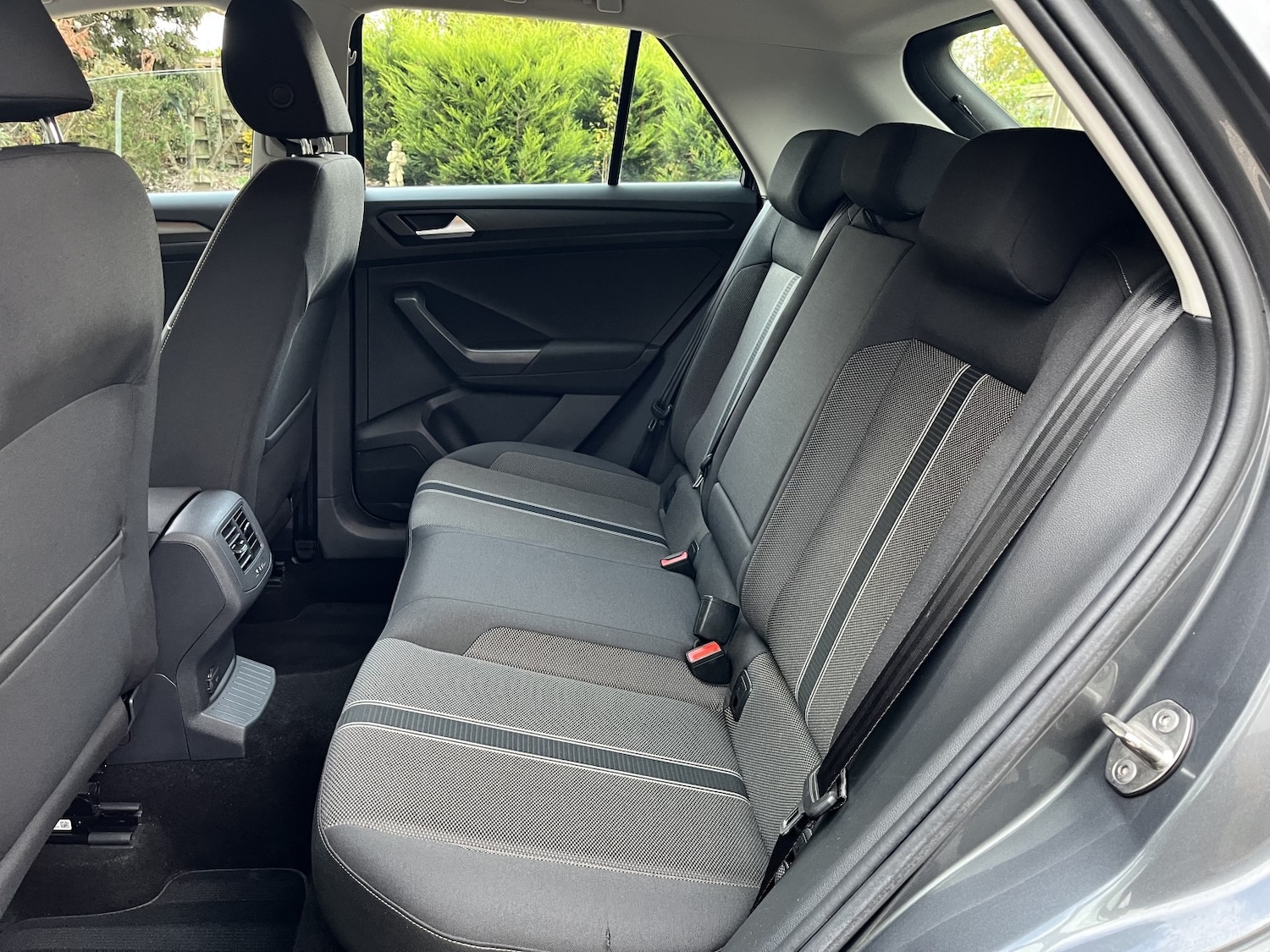 Used Volkswagen T-Roc 2018 for sale - 76455341: Photo 4