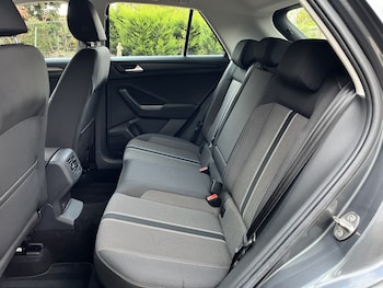 Used Volkswagen T-Roc 2018 for sale - 76455341: Photo