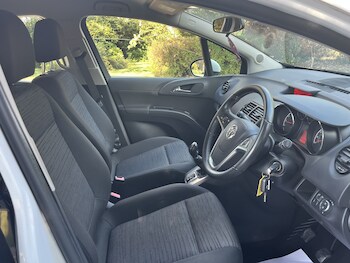 Used Vauxhall Meriva 2015 for sale - 76712944: Photo