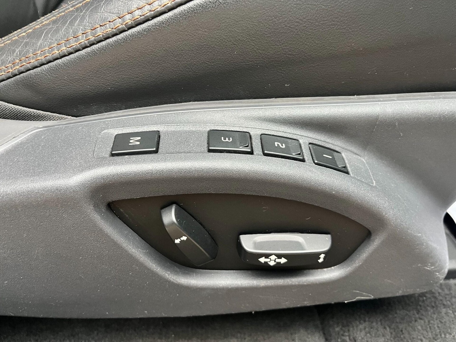 Used Volvo XC60 2011 for sale - 76776460: Photo 13