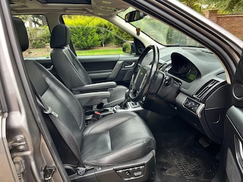 Used Land Rover Freelander 2 2010 for sale - 76776395: Photo