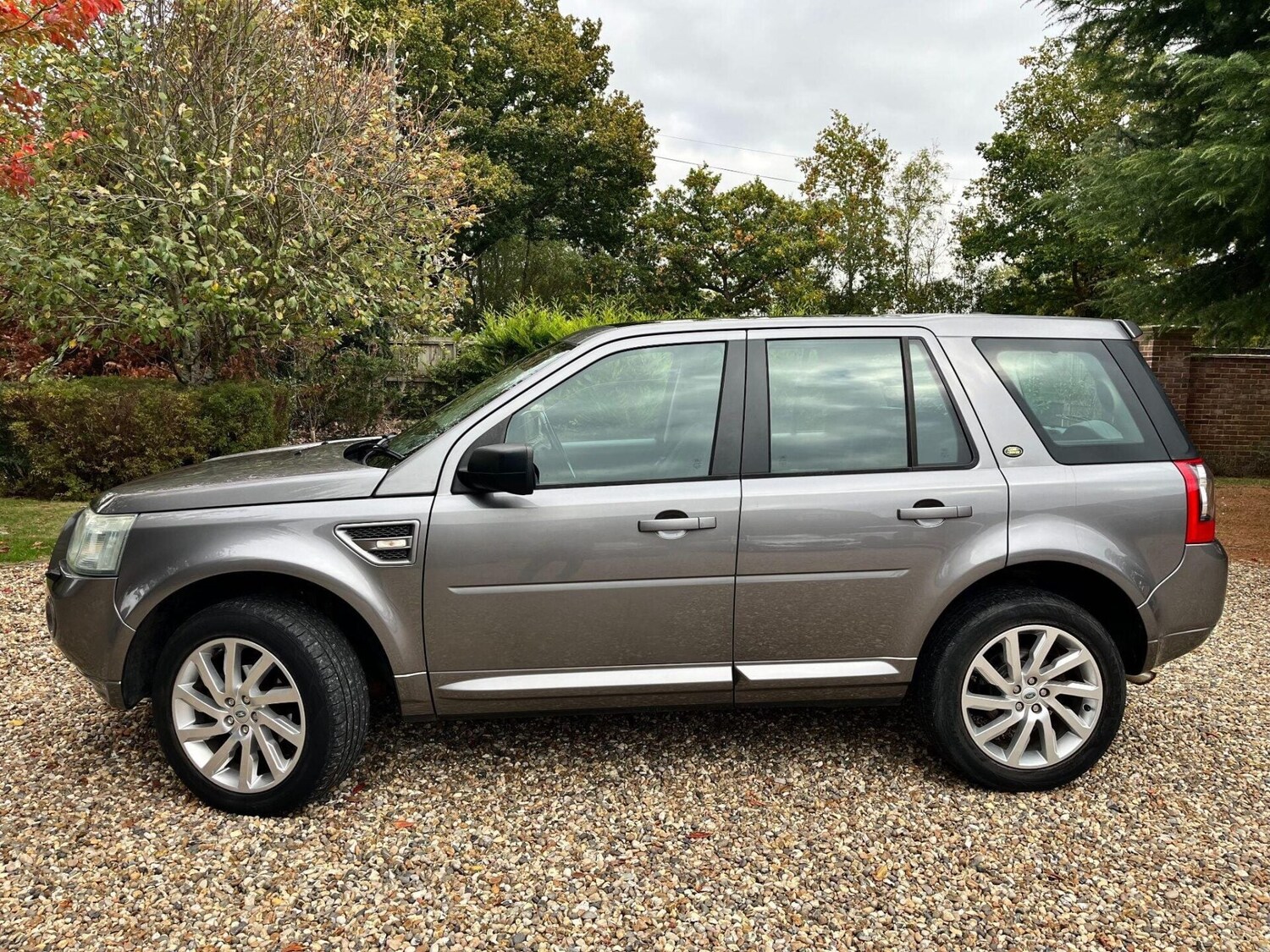 Used Land Rover Freelander 2 2010 for sale - 76776395: Photo 8