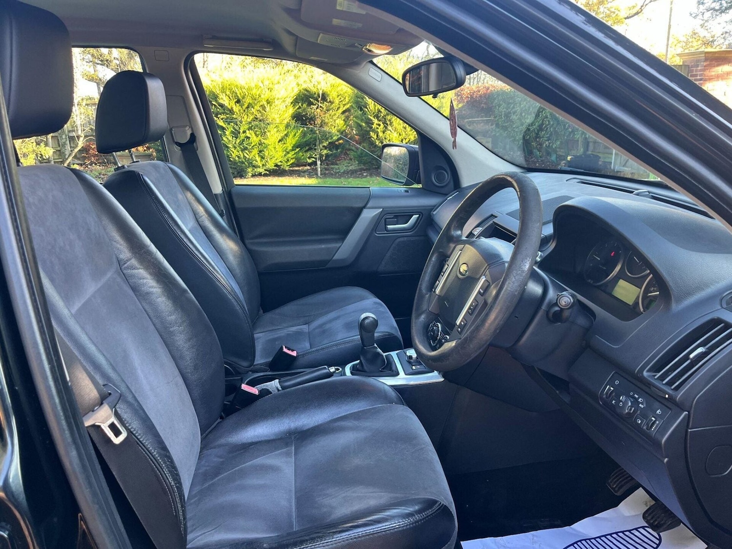 Used Land Rover Freelander 2 2009 for sale - 76776396: Photo 2