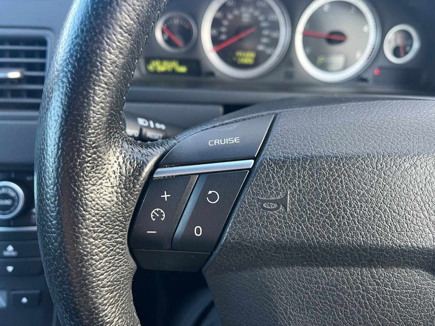 Used Volvo XC90 2011 for sale - 77431176: Photo 13