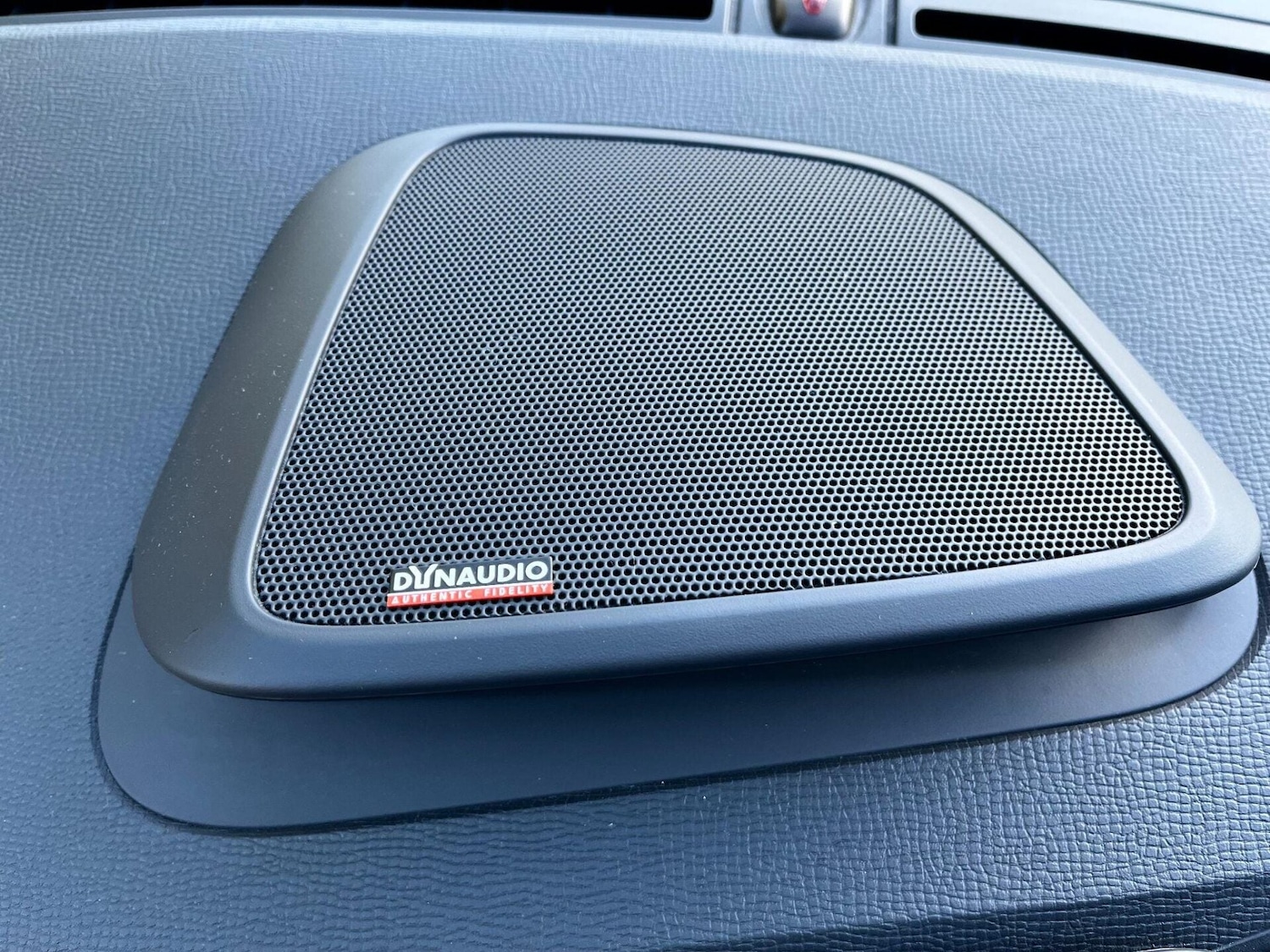 Used Volvo XC60 2010 for sale - 77085211: Photo 11