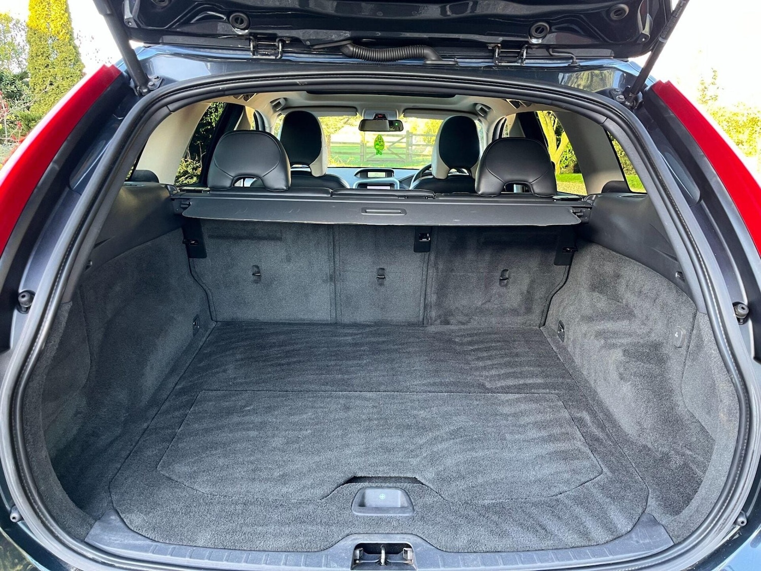 Used Volvo XC60 2010 for sale - 77085211: Photo 22