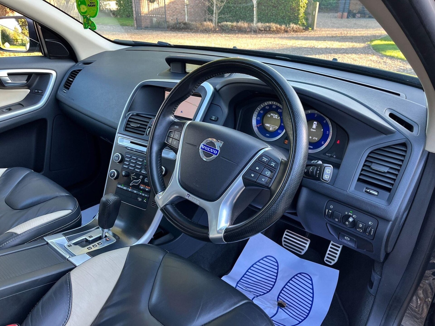 Used Volvo XC60 2010 for sale - 77085211: Photo 26