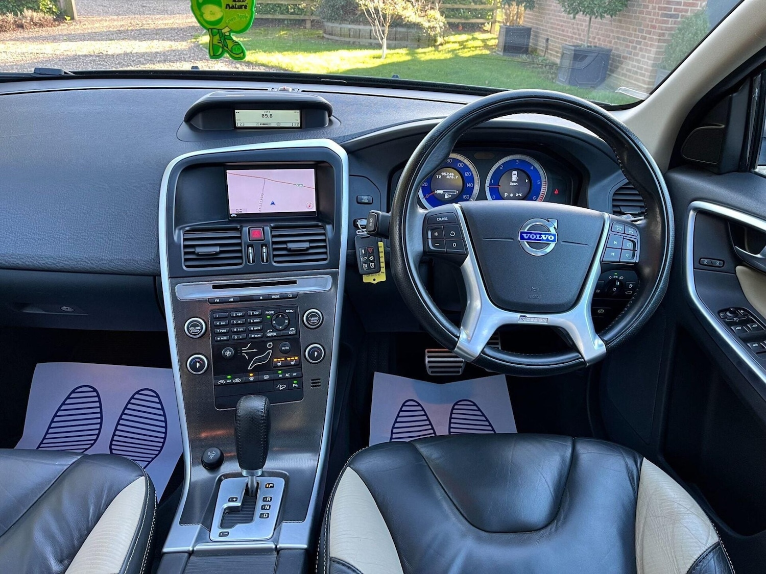 Used Volvo XC60 2010 for sale - 77085211: Photo 6