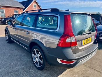 Used Volvo XC70 2011 for sale - 77677285: Photo