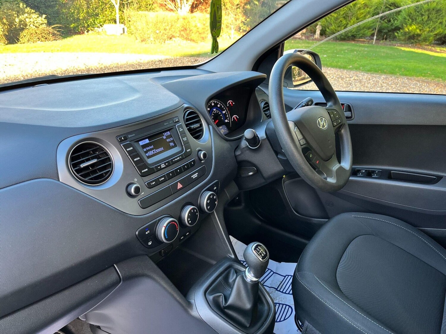 Used Hyundai i10 2018 for sale - 76776409: Photo 24