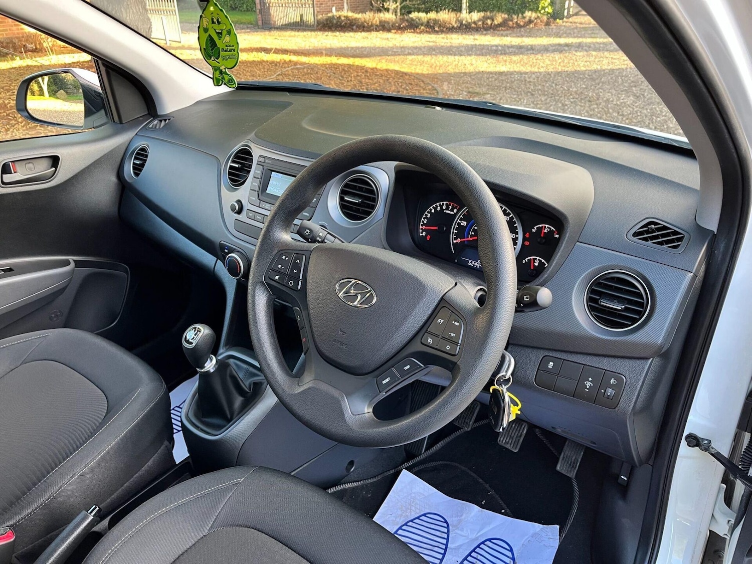 Used Hyundai i10 2018 for sale - 76776409: Photo 25