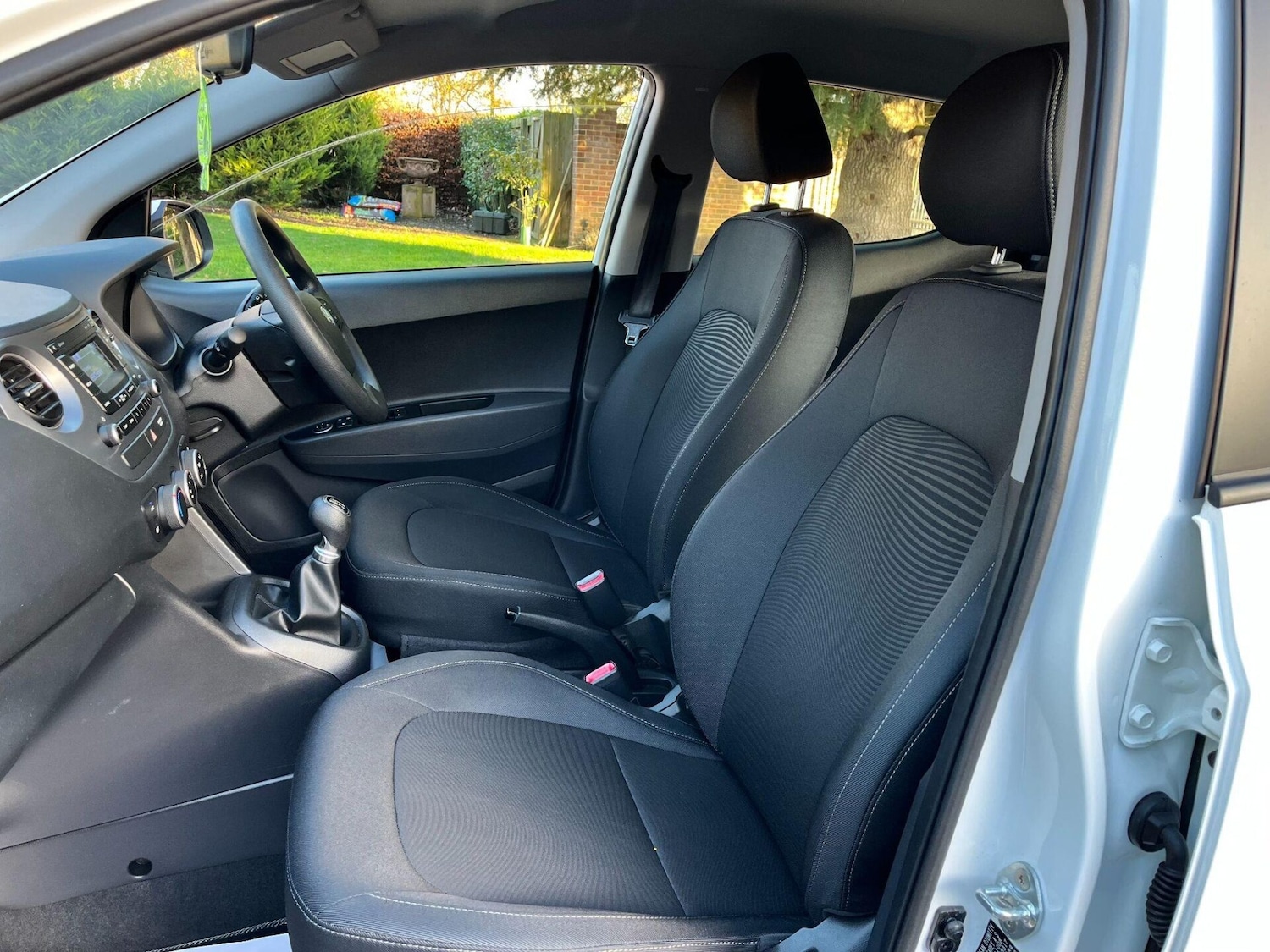 Used Hyundai i10 2018 for sale - 76776409: Photo 28