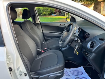 Used Hyundai i10 2018 for sale - 76776409: Photo