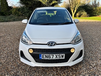 Used Hyundai i10 2018 for sale - 76776409: Photo