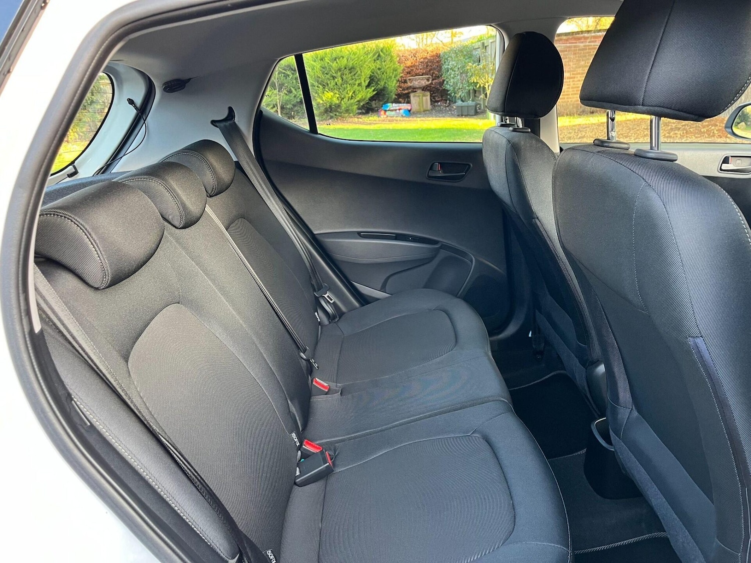 Used Hyundai i10 2018 for sale - 76776409: Photo 4