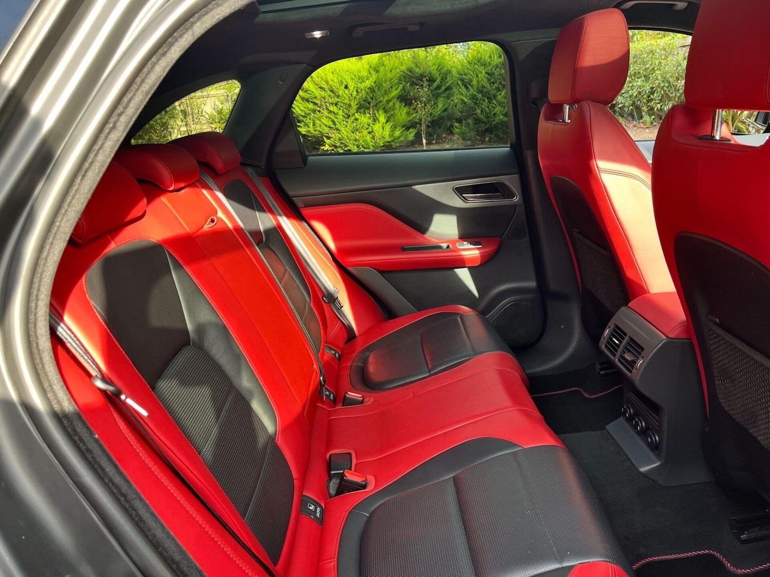 Used Jaguar F-Pace 2018 for sale - 76776449: Photo 30