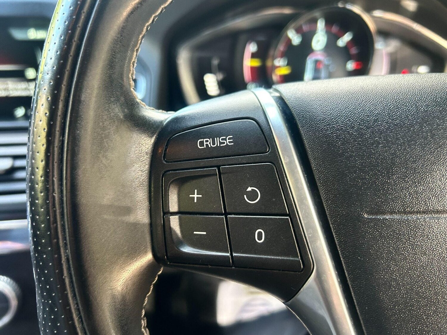 Used Volvo XC60 2014 for sale - 76776462: Photo 11