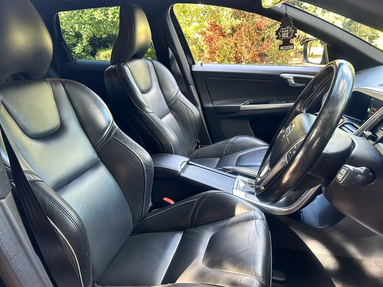 Used Volvo XC60 2014 for sale - 76776462: Photo 2