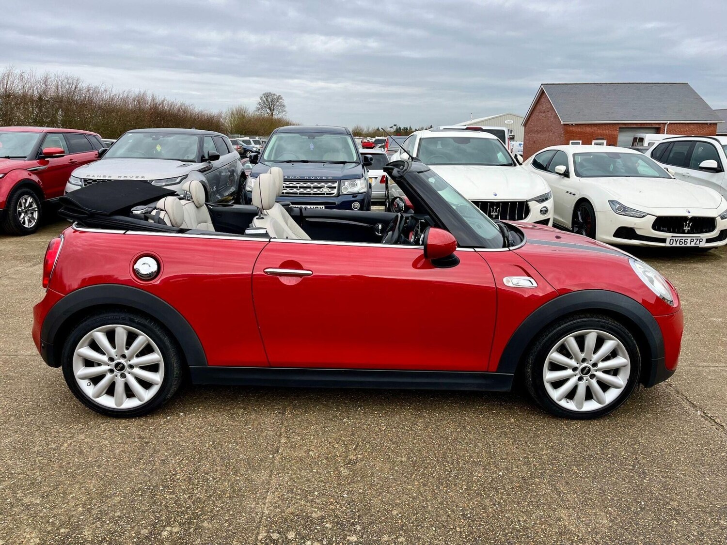 Used MINI Convertible 2017 for sale - 77589904: Photo 16