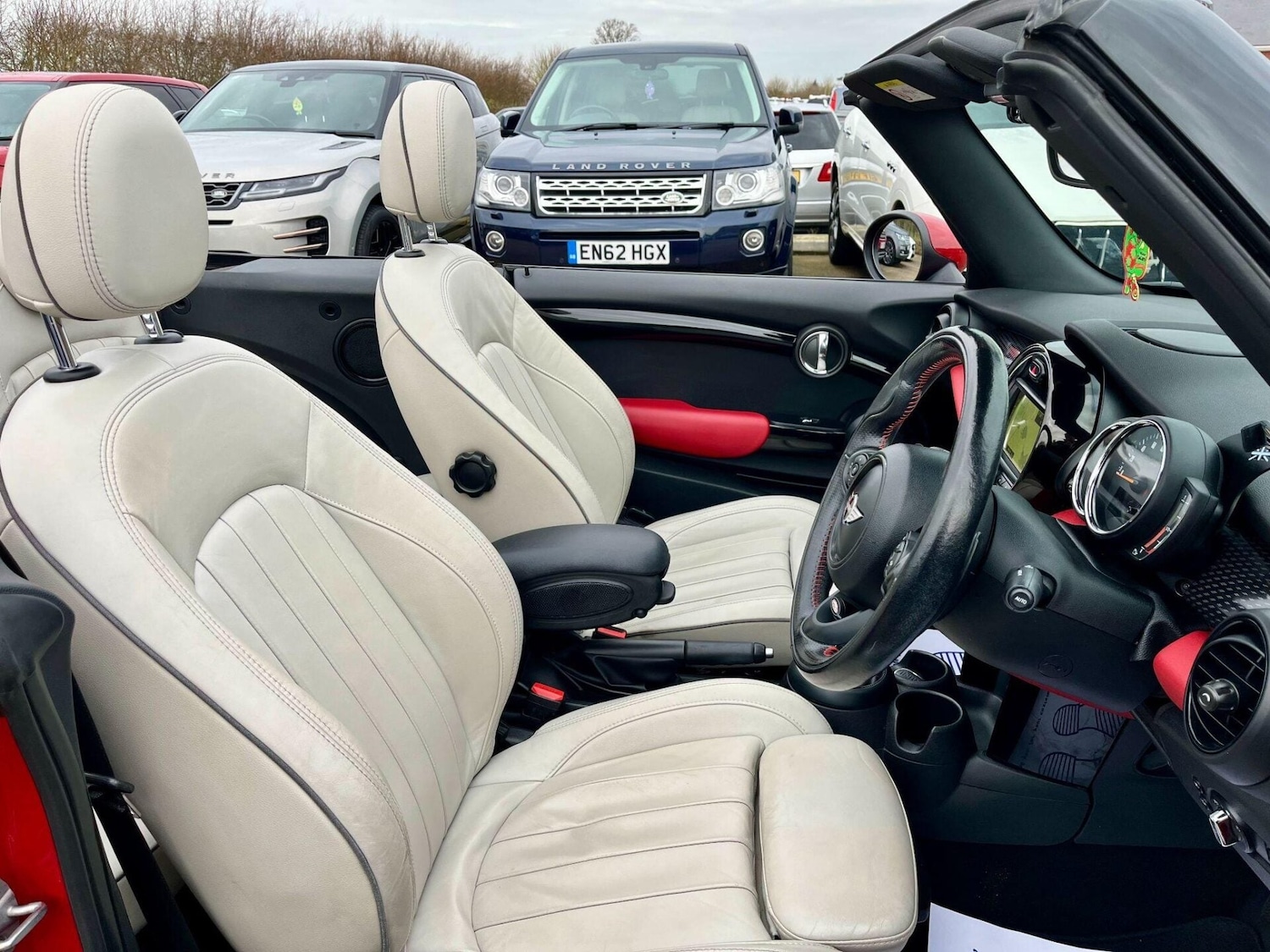 Used MINI Convertible 2017 for sale - 77589904: Photo 2