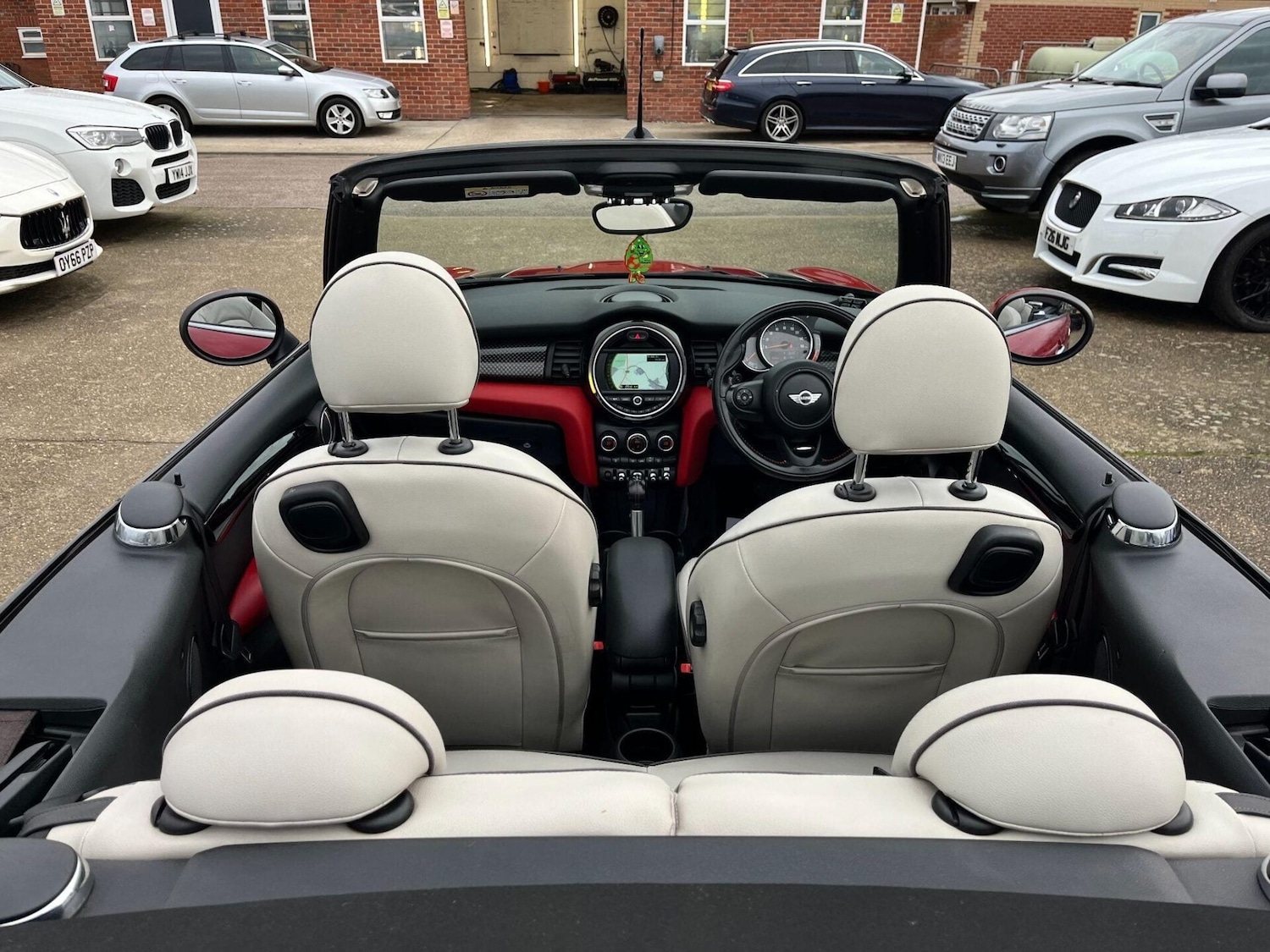 Used MINI Convertible 2017 for sale - 77589904: Photo 6