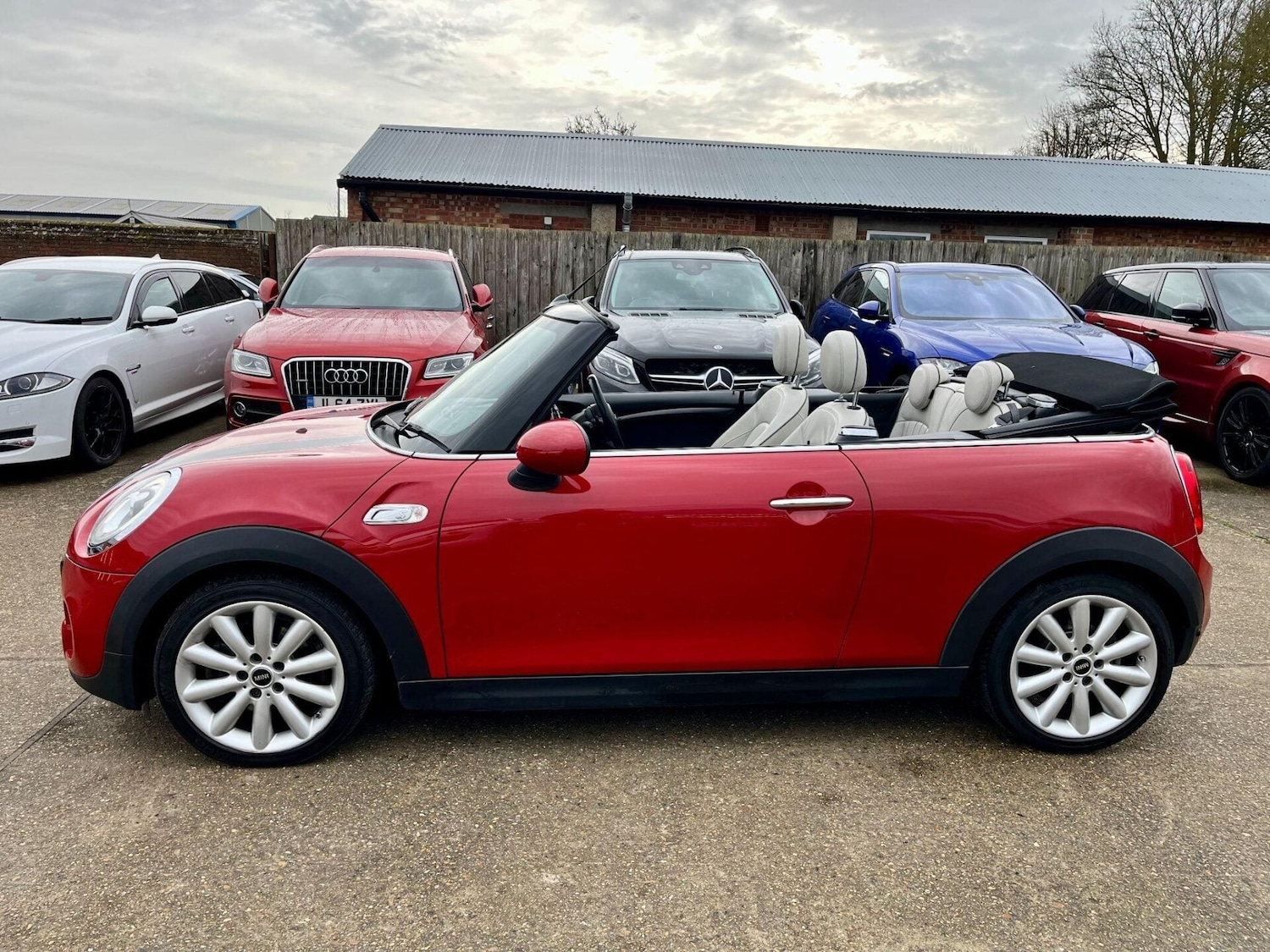 Used MINI Convertible 2017 for sale - 77589904: Photo 7