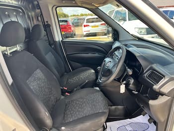 Used Vauxhall Combo 2017 for sale - 79663845: Photo