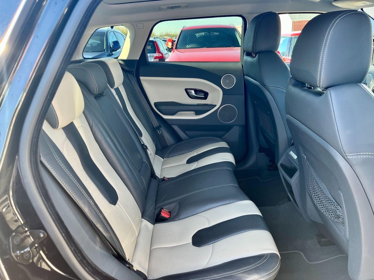 Used Land Rover Range Rover Evoque 2015 for sale - 77917422: Photo 2