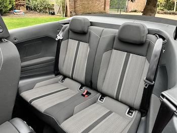 Used Volkswagen T-Roc 2020 for sale - 76431010: Photo