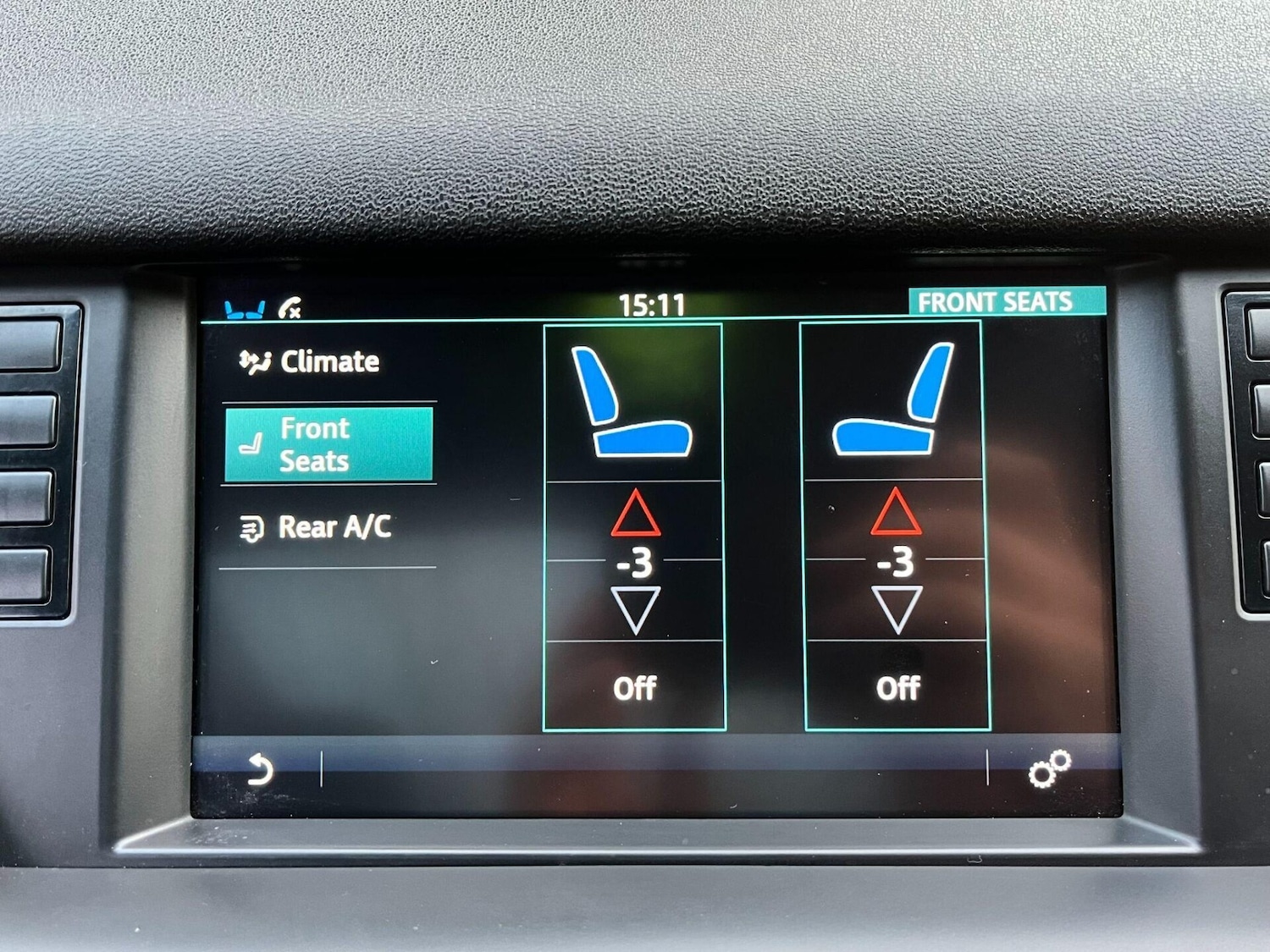 Used Land Rover Discovery Sport 2015 for sale - 76776430: Photo 26