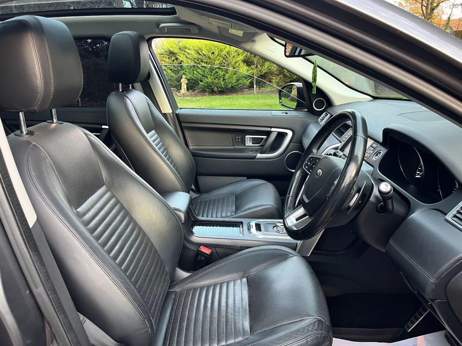 Used Land Rover Discovery Sport 2015 for sale - 76776430: Photo 32