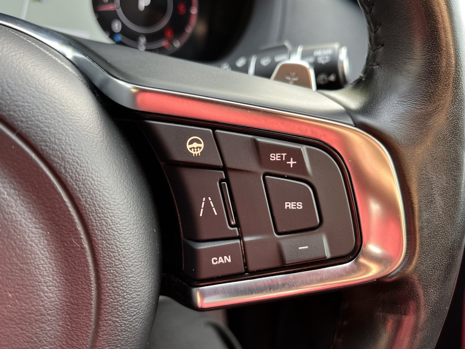 Used Jaguar F-Pace 2018 for sale - 76211873: Photo 16