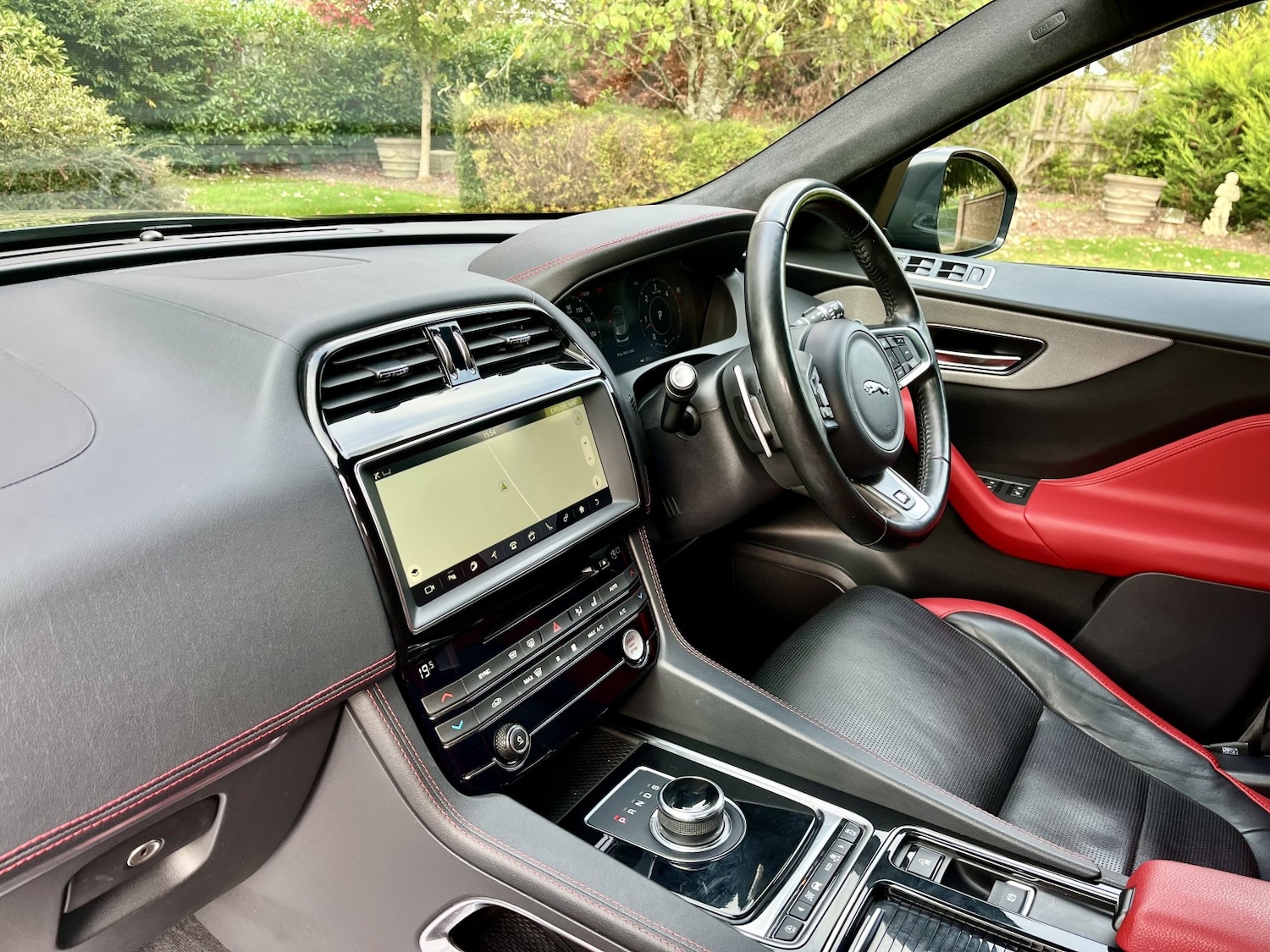 Used Jaguar F-Pace 2018 for sale - 76211873: Photo 27