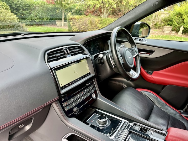 Used Jaguar F-Pace 2018 for sale - 76211873: Photo 27