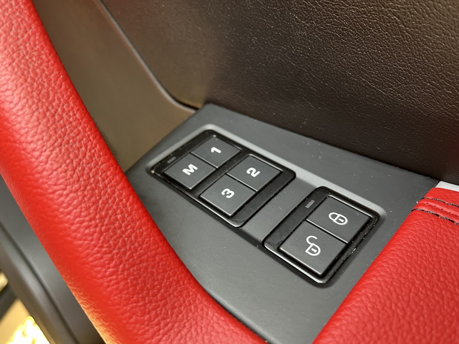 Used Jaguar F-Pace 2018 for sale - 76211873: Photo 32