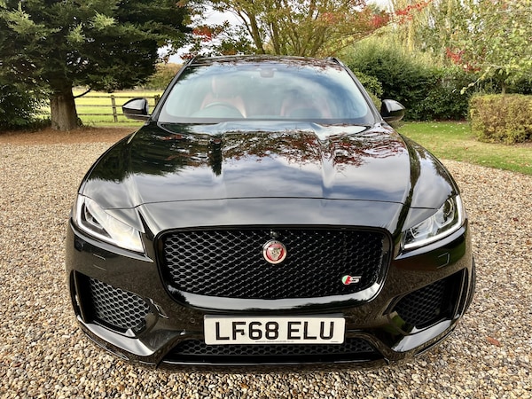 Used Jaguar F-Pace 2018 for sale - 76211873: Photo 3
