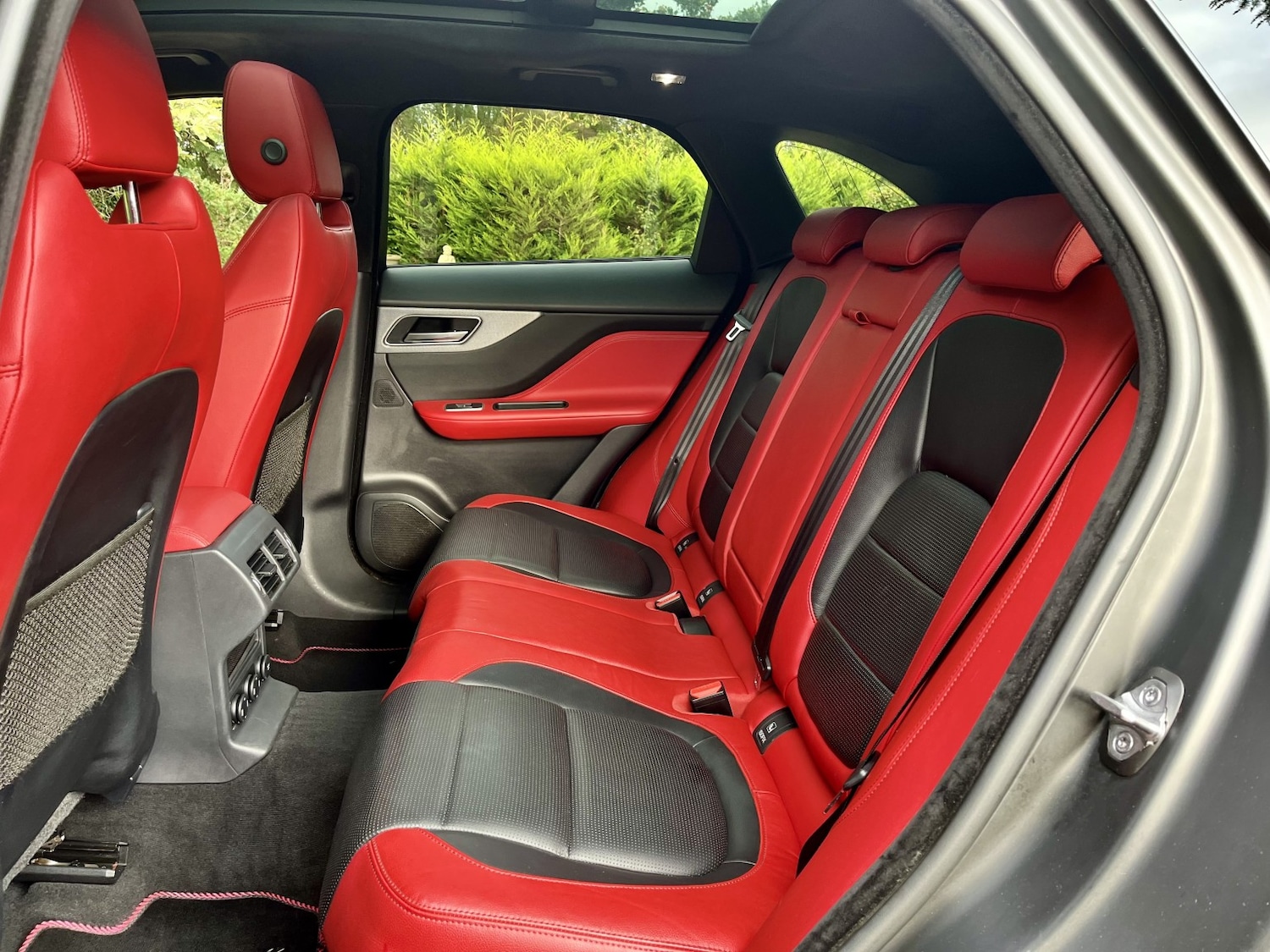 Used Jaguar F-Pace 2018 for sale - 76211873: Photo 4