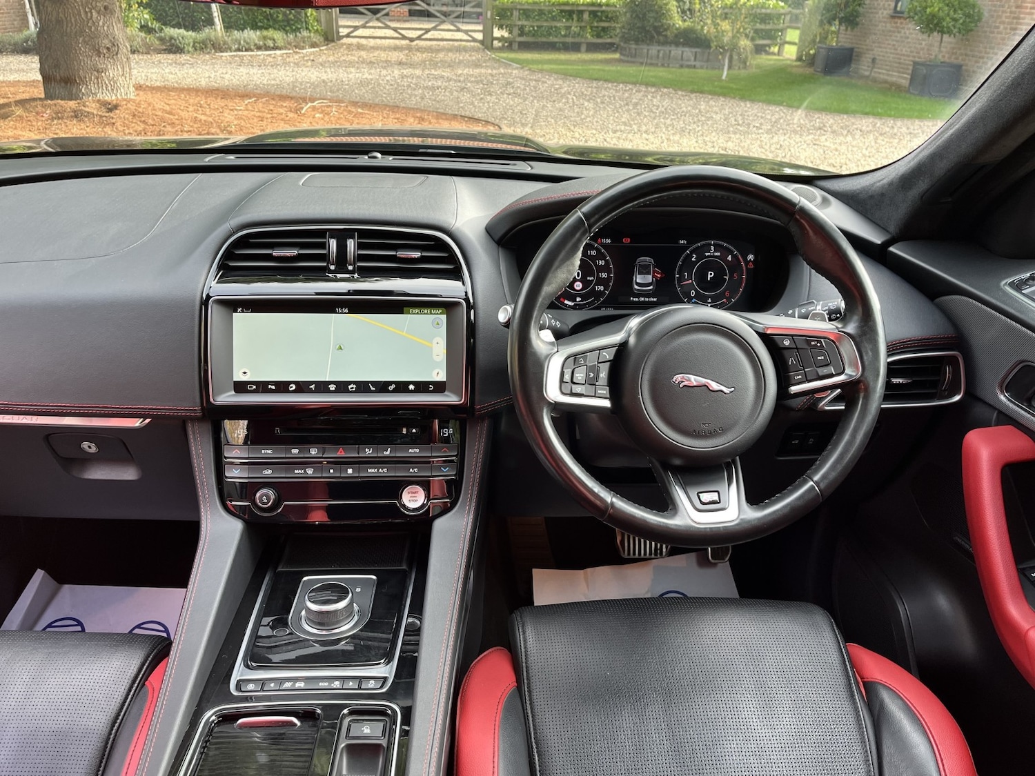 Used Jaguar F-Pace 2018 for sale - 76211873: Photo 6