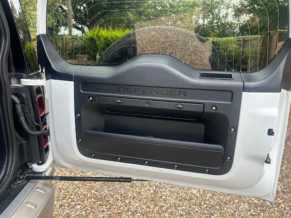Used Land Rover Defender 90 2021 for sale - 75667783: Photo 19
