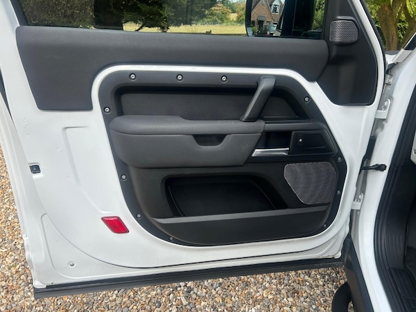 Used Land Rover Defender 90 2021 for sale - 75667783: Photo 29