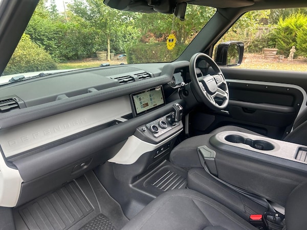 Used Land Rover Defender 90 2021 for sale - 75667783: Photo 2