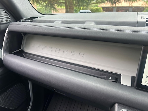 Used Land Rover Defender 90 2021 for sale - 75667783: Photo 46