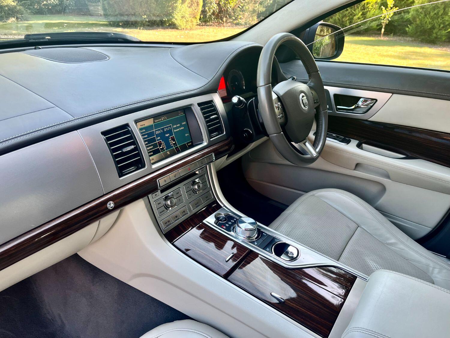 Used Jaguar XF 2011 for sale - 76082751: Photo 20