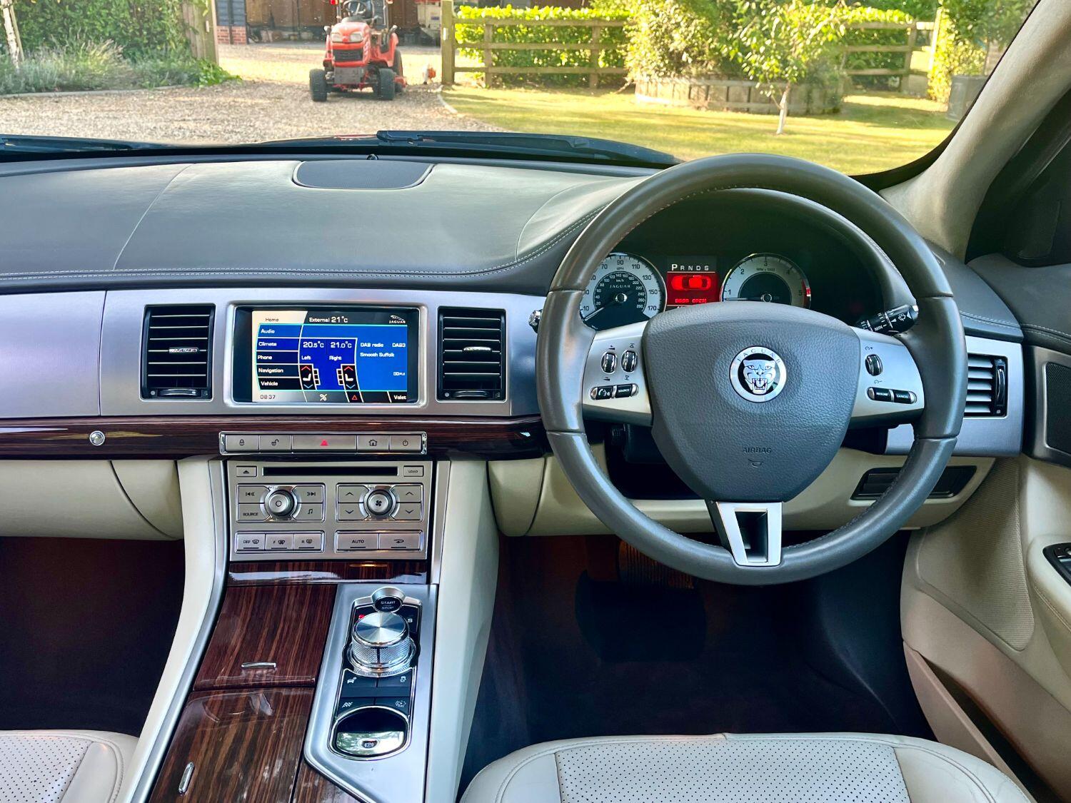 Used Jaguar XF 2011 for sale - 76082751: Photo 6