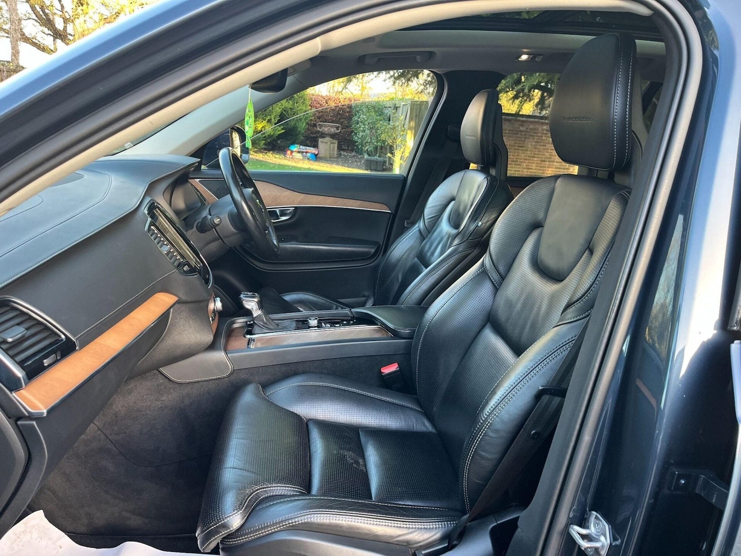 Used Volvo XC90 2017 for sale - 76776450: Photo 2