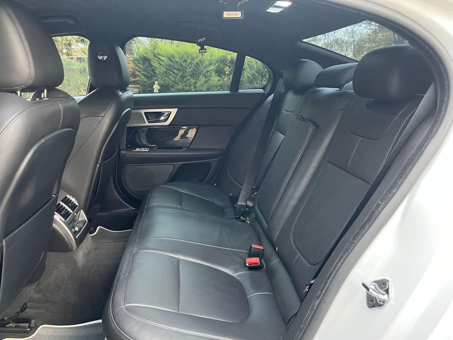 Used Jaguar XF 2014 for sale - 76776406: Photo 30